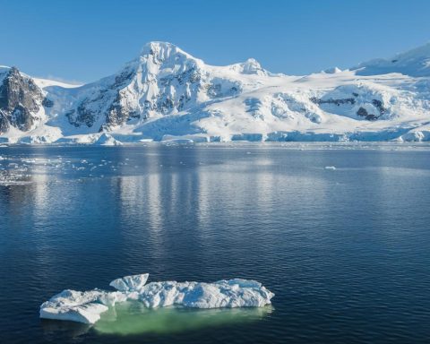 The South Pole is warming three times faster. The risk of rising oceans is increasing.