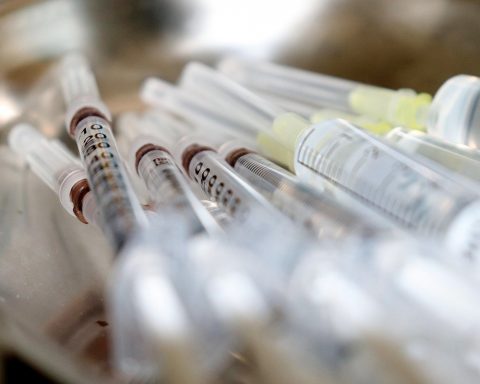 Vaccin : Malgré les annonces, la bataille est loin d’être gagnée