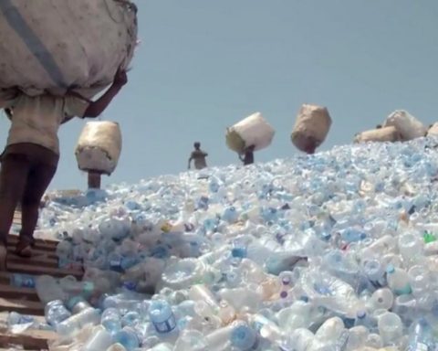 Et si on remontait à la source de la pollution plastique ?