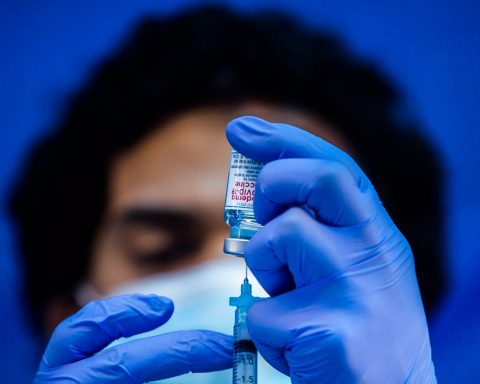 Vaccin Covid en 1 an. Au bout de 40 ans toujours pas de vaccin VIH