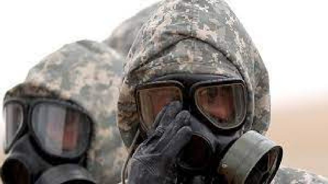 Poutine s’apprête-t-il à utiliser des armes biologiques et chimiques en Ukraine ?
