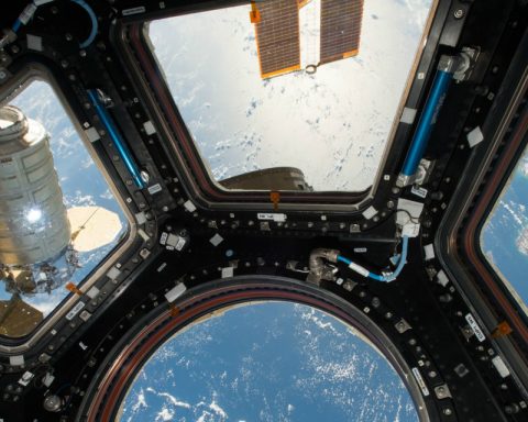 La Russie lâche la Station spatiale internationale et saute dans le vide