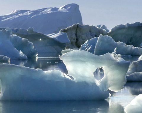 Les glaciers du Groenland fondent cent fois plus vite que nous ne le pensions