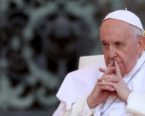 « Le monde s’écroule » : le pape François fustige le déni climatique