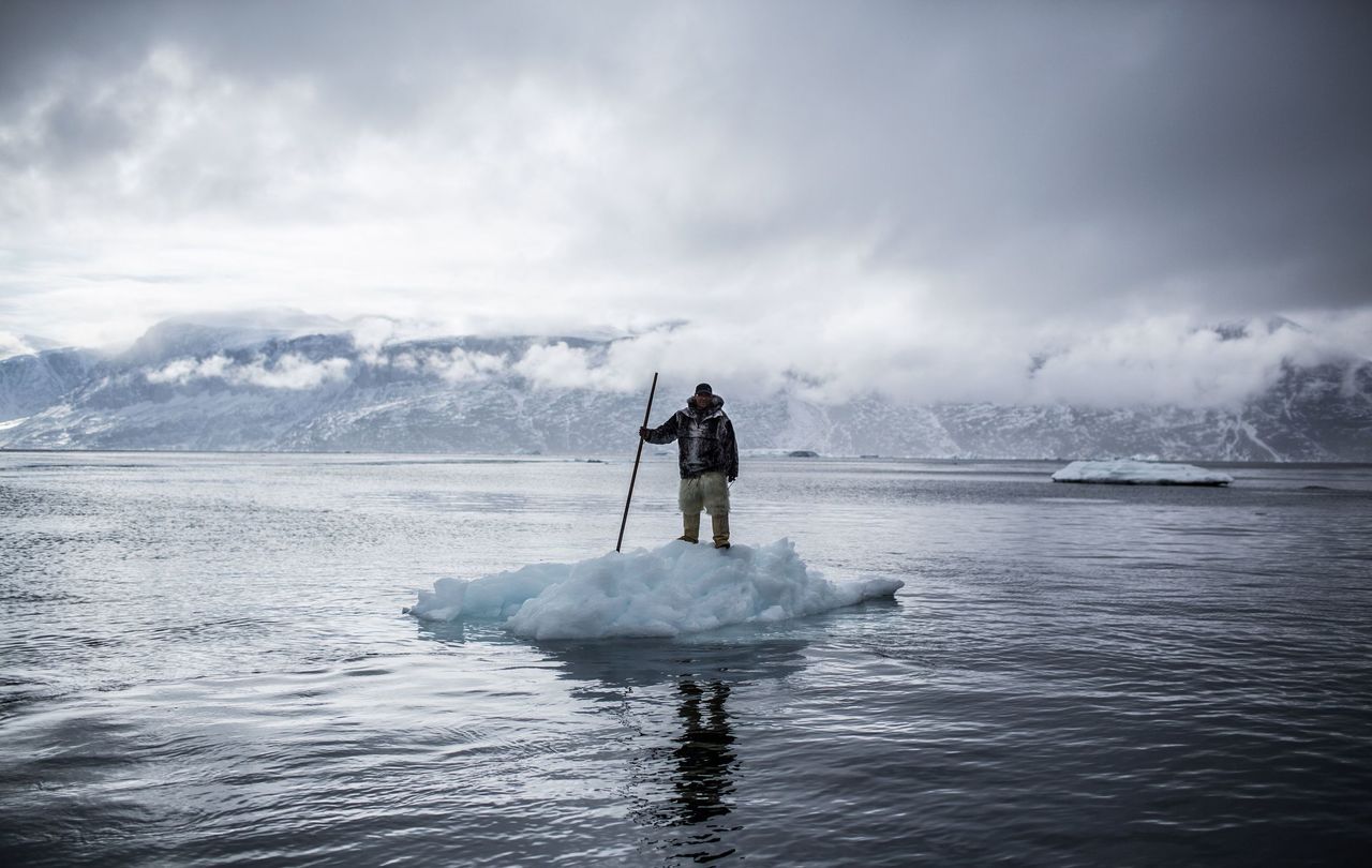 Au Groenland, l'univers inuit fond comme peau de chagrin